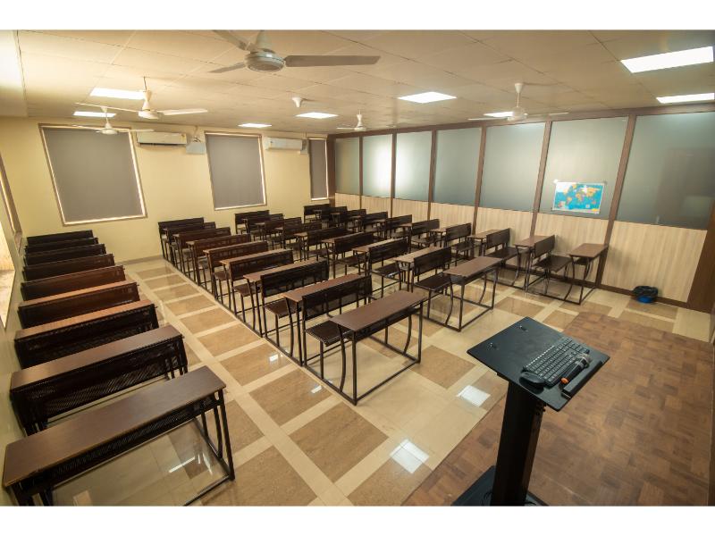 class room at Dr. D. Y. Patil B-school college